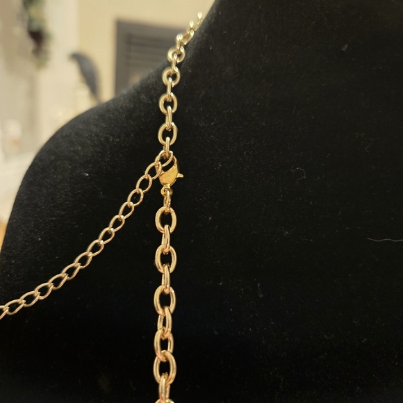 Elegant Pendant Necklace - Picture 5 of 5